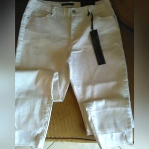 BNWT WHITE JEANS DISTRESSED SZ. 30/11 BY CRED NY KYLE JEAN